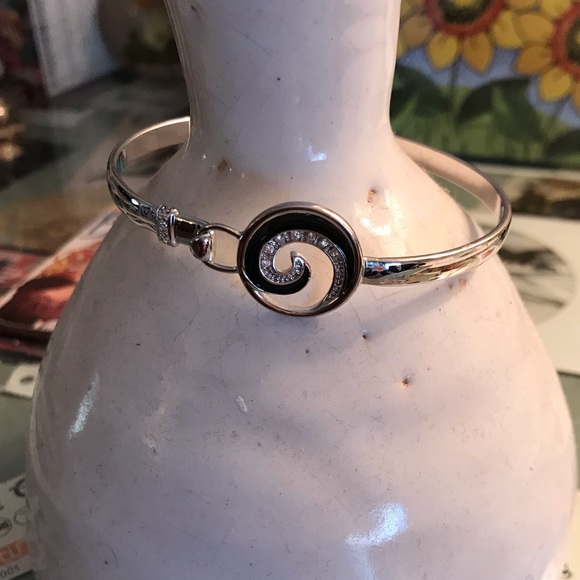 Fire Cubic Zirconia bangle bracelet - Picture 1 of 3